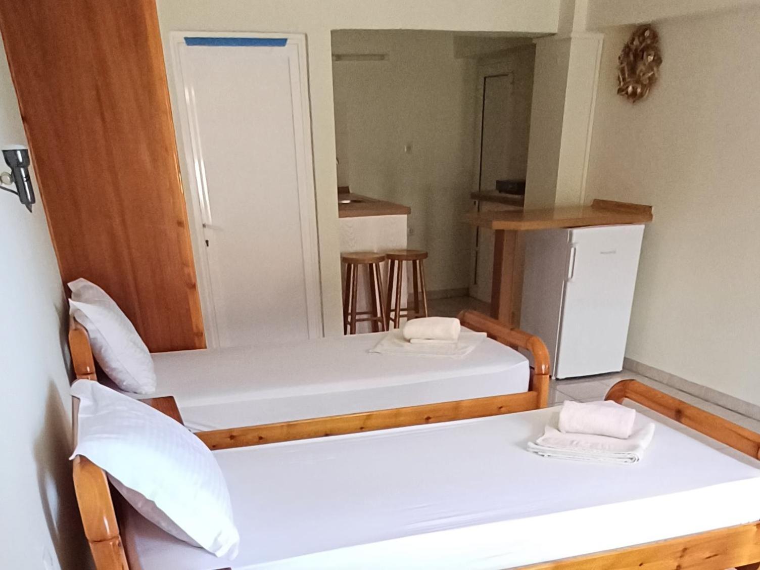 Flora Studios Corfu - Adults Only Benitses  Rom bilde