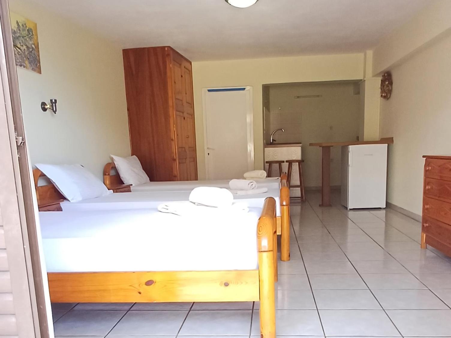 Flora Studios Corfu - Adults Only Benitses  Rom bilde